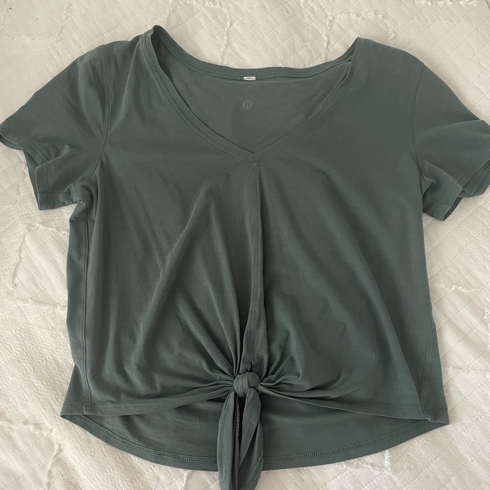 Lululemon size 4 sage green crop top